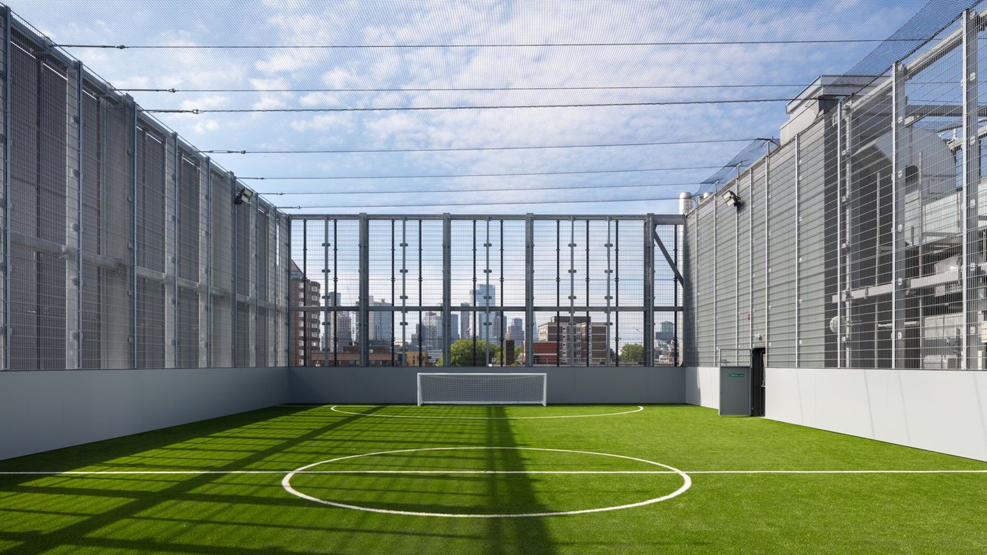 Britannia Leisure Centre, Hoxton